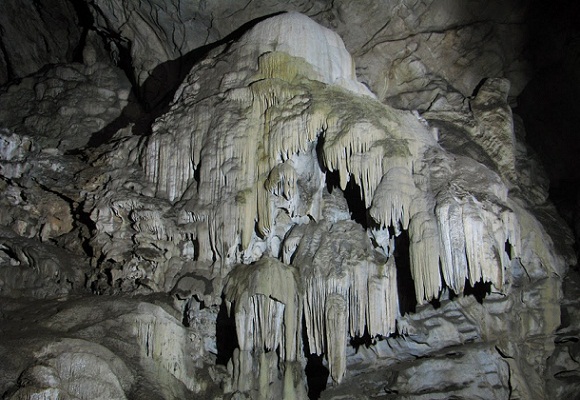 A borra barlangok képződményei- Araku-völgy