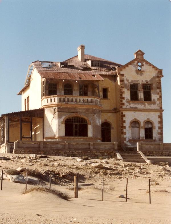 arkkitehtuurin ihme ghost house kolmanskop namibia