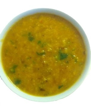 Yoga Kost Golden Moong Dal Supper med Greens