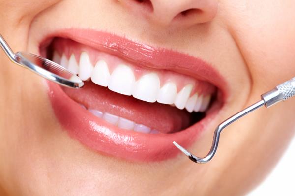harjaa hampaat oikein lääketieteellinen suu ja hammashoito
