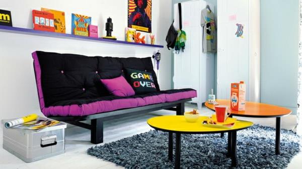 värit värikäs sohvahuone sohvapöytä keltaiset hyllyt