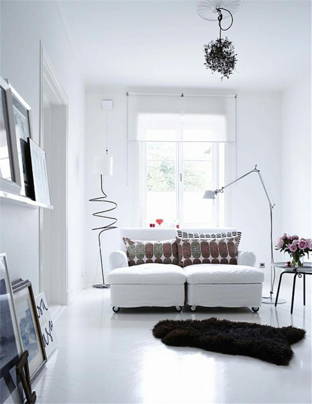 huonesuunnittelu valkoinen valkoinen sohva tumma turkismatto olohuone