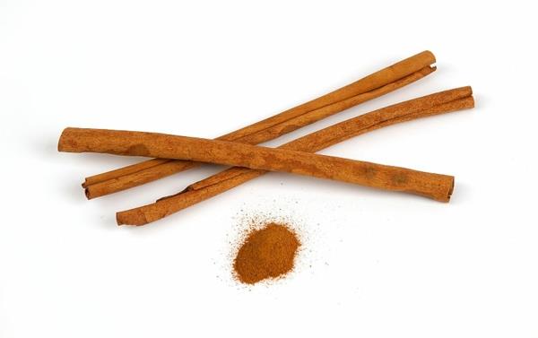 kaneli Cinnamomum cassia kanelitangot vaaleanruskeat