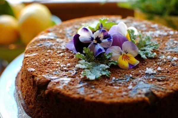 sitruunan geraniumkukan lehtikakku
