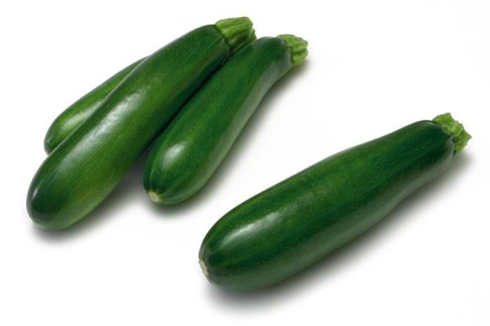 kesäkurpitsa salaatti herkullisia reseptejä kesäkurpitsa